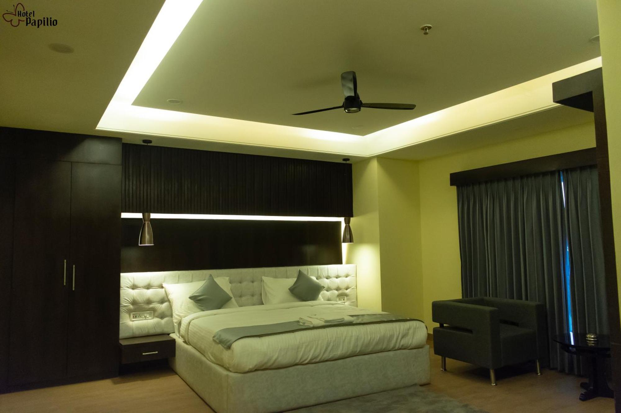 Hotel Papilio Malda Экстерьер фото